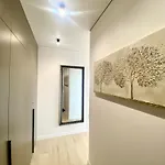 Triplex Jacuzzi Apartment