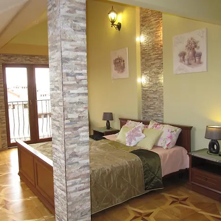 Triplex Jacuzzi Apartmán *