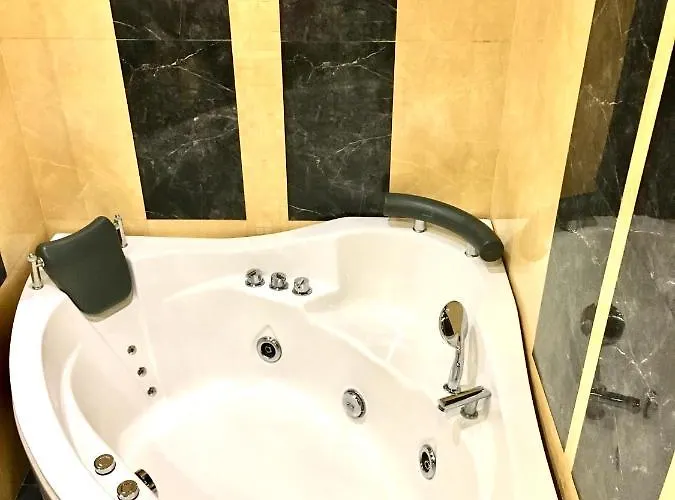 Triplex Jacuzzi شقة إلفيف