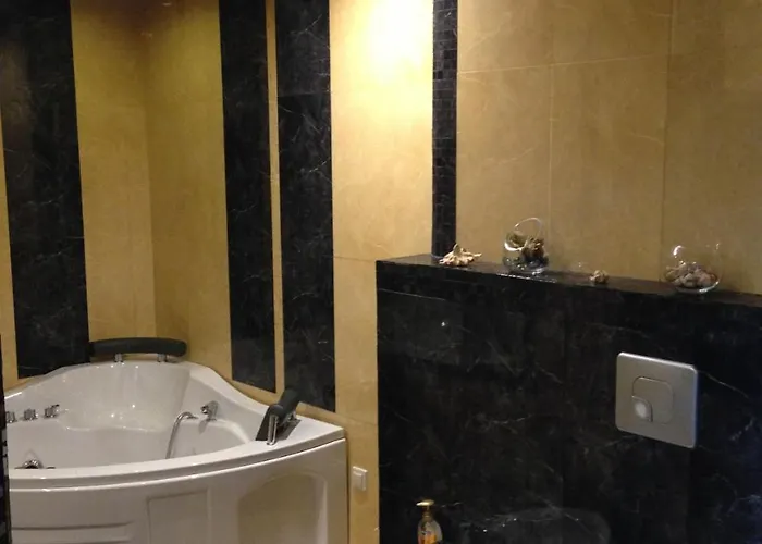 شقة Triplex Jacuzzi *